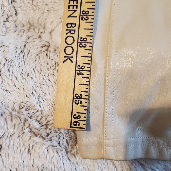 Nicole Miller Putty Tan Faux Leather Stretchy Skinny Leggings Small - Picture 4 of 10